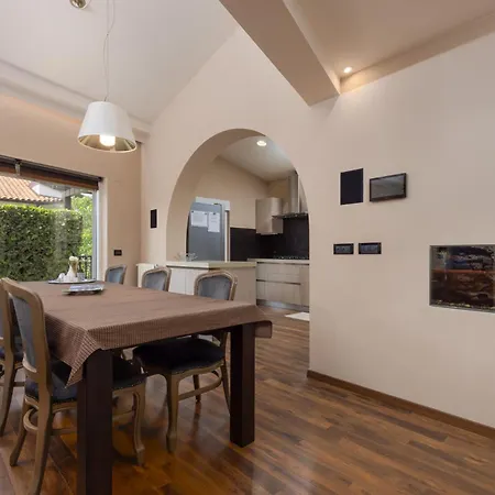 아파트 Toni & Julija 포레치