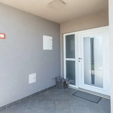 Toni & Julija Lejlighed *