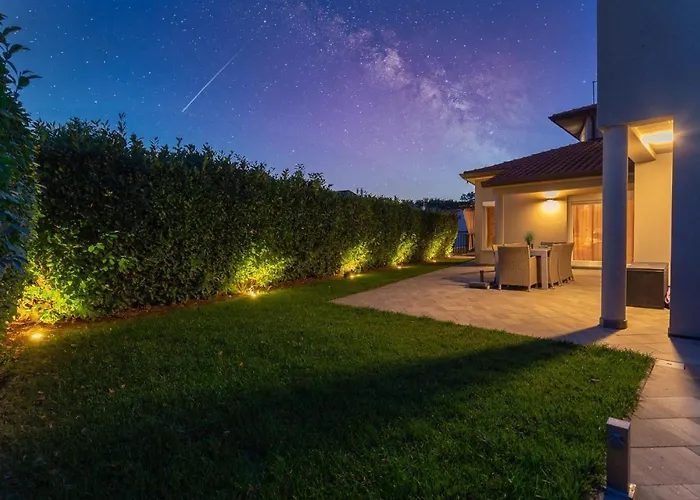 Toni & Julija 아파트 *